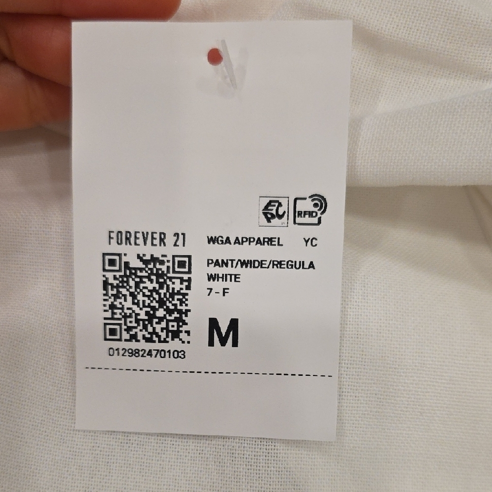 Stylish White Cargo Pants - Picture 4 of 4